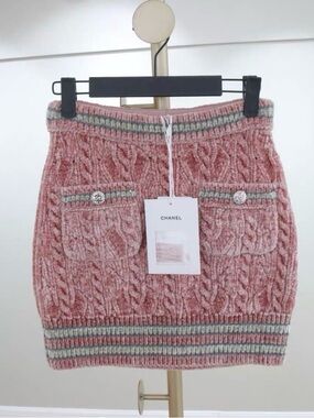 CHANEL Pink Knit Cable Mini Skirt with Gray Trim